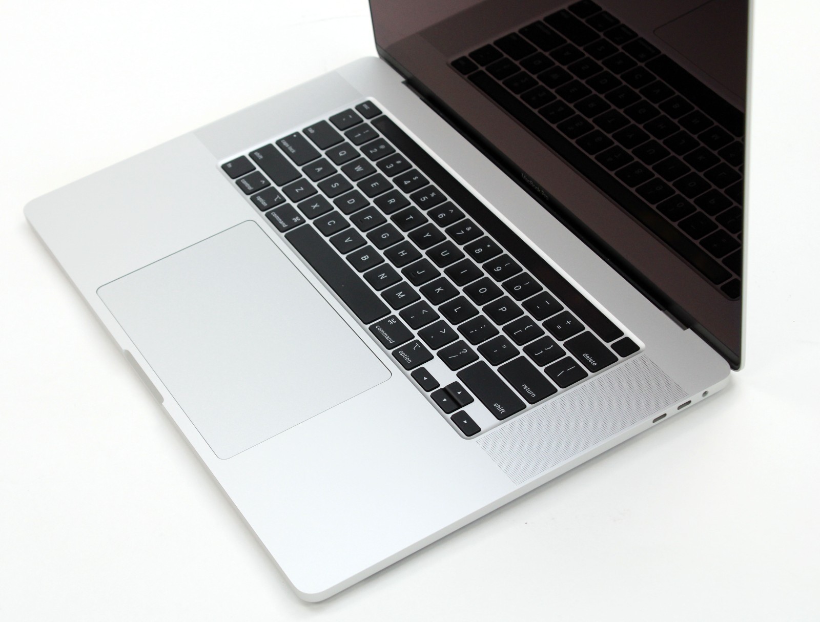 Apple MacBook Pro A2141 16″ i7-9750H 2.6GHz 16GB/512GB Radeon Pro 5300M 4GB