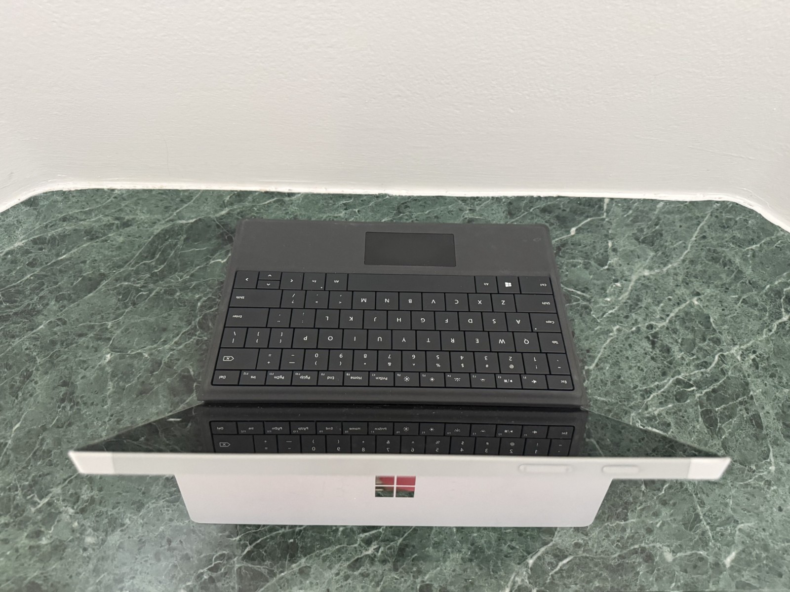 Microsoft Surface Pro 3 | 12.3″ | i5-4300U | 4GB 128GB SSD | Win 11 Home