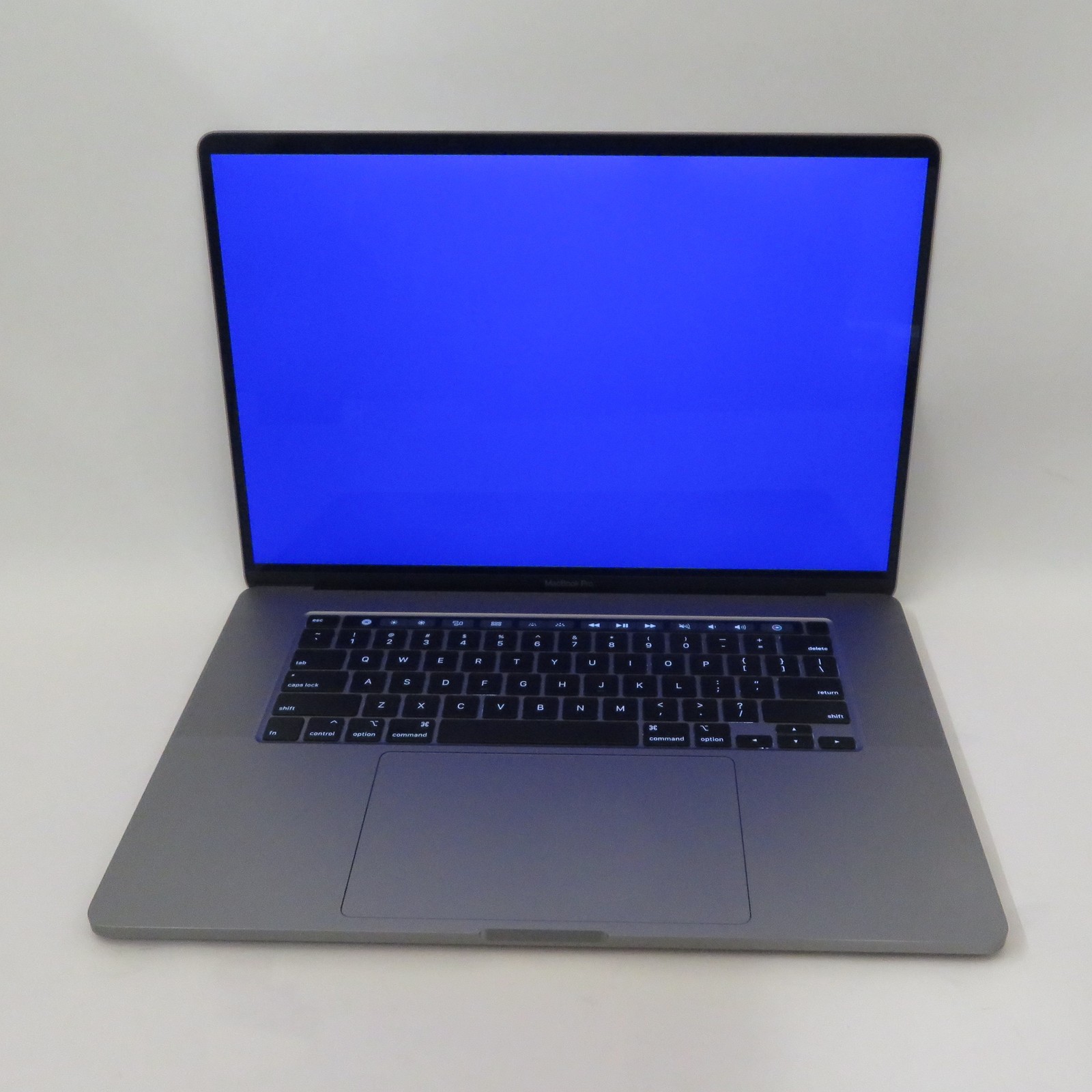 Apple MacBook Pro 2019 16in A2141 i7 9750H 2.6GHz 16GB RAM 512GB Tahoe 5300M