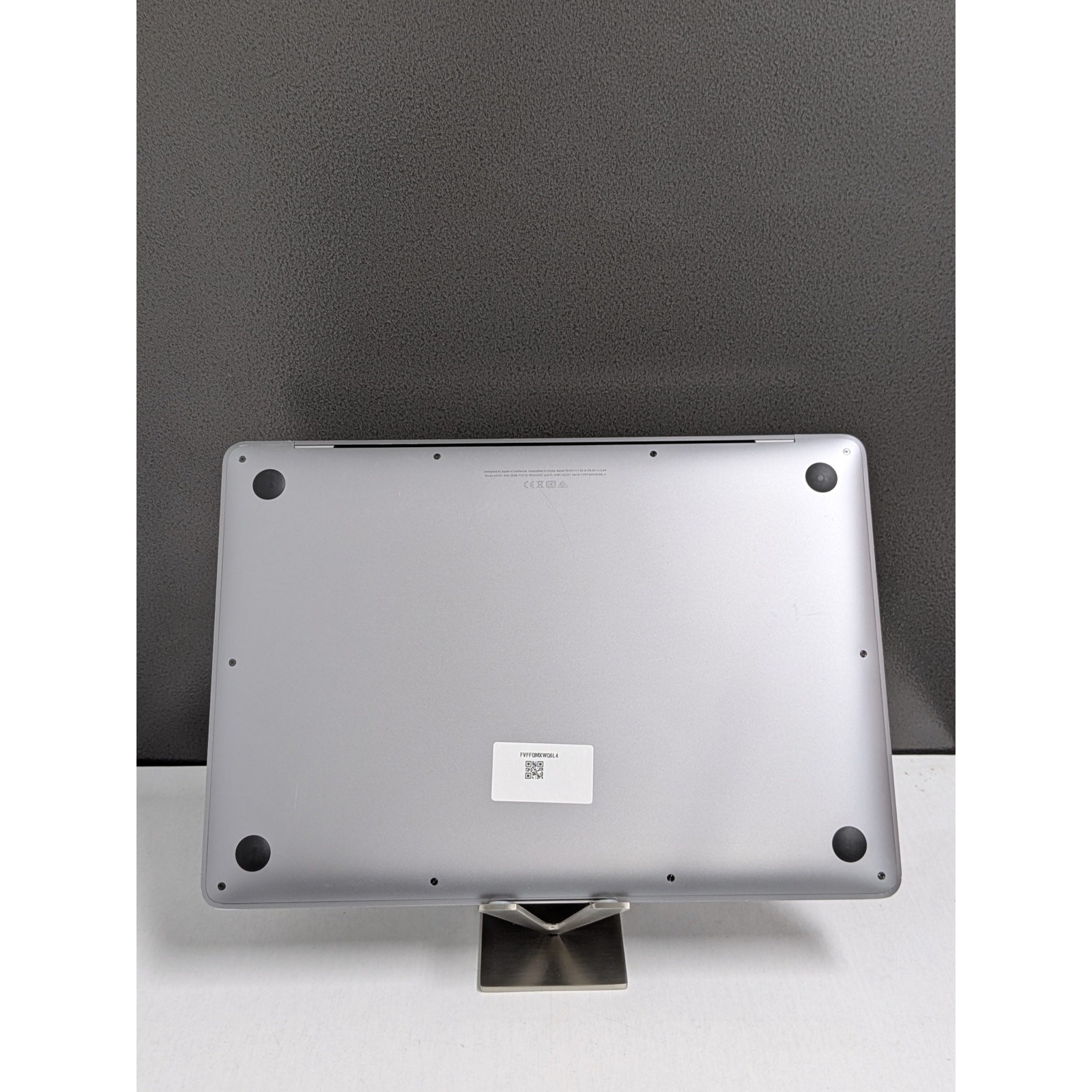 Apple MacBook Air M1 – 8GB RAM – 256GB SSD – Silver – Excellent Condition