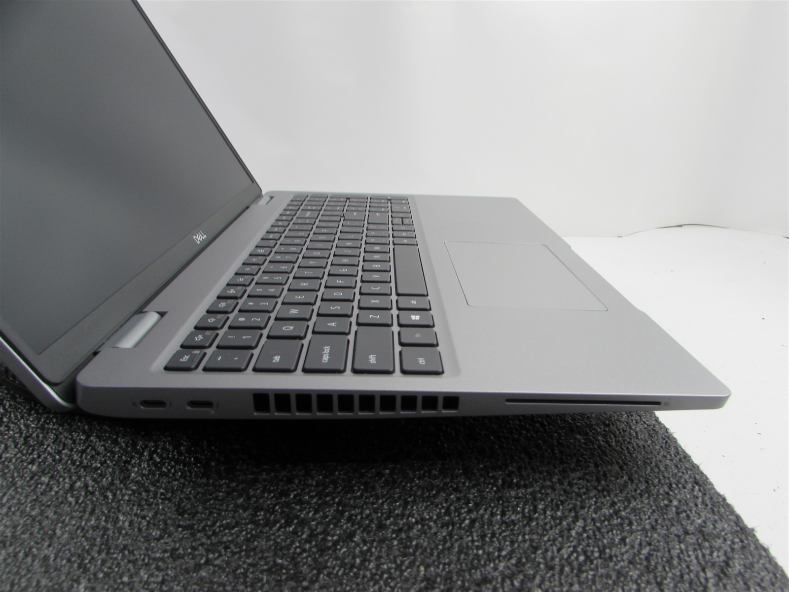 DELL LATITUDE 5520 1920X1080 FHD CORE I7-1185G7 NO SSD NO RAM NO O.S