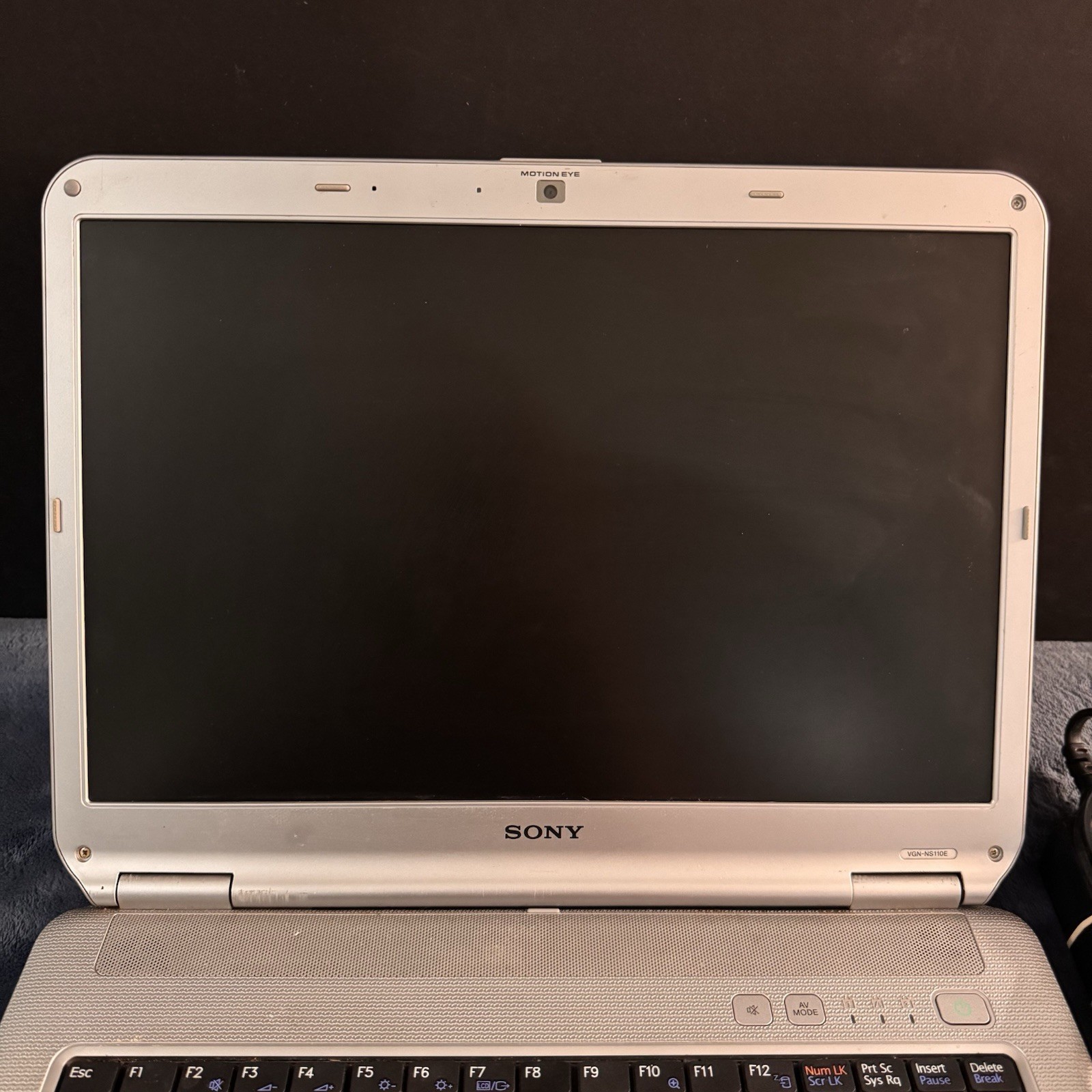 Sony VAIO PCG-7184L 15.6″ Laptop W/ Charger For Parts & Repair