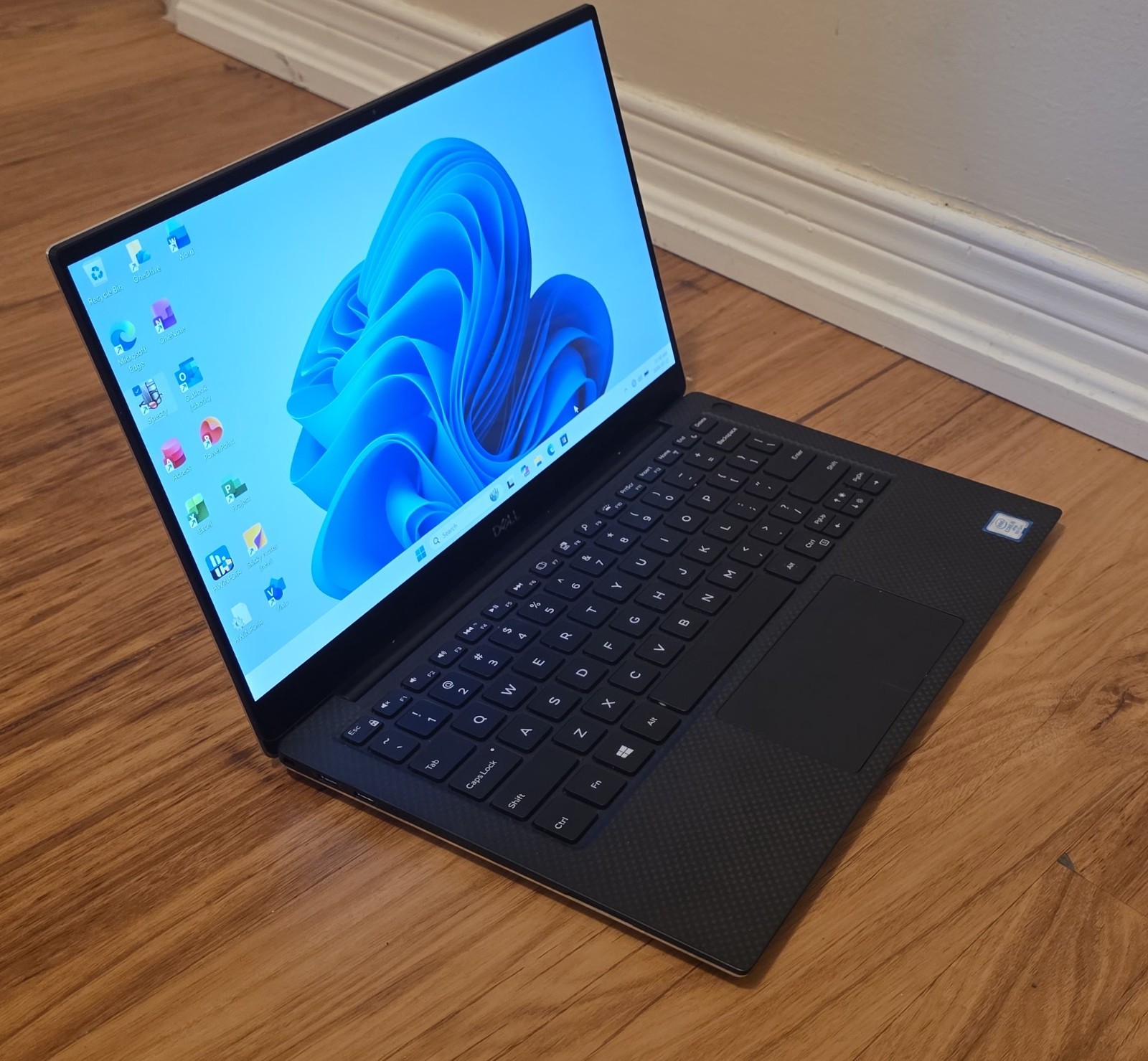 Dell XPS 13 9380 13″ 4K Touch | i5 8365u | 8GB Ram | 256 SSD | Win11Pro
