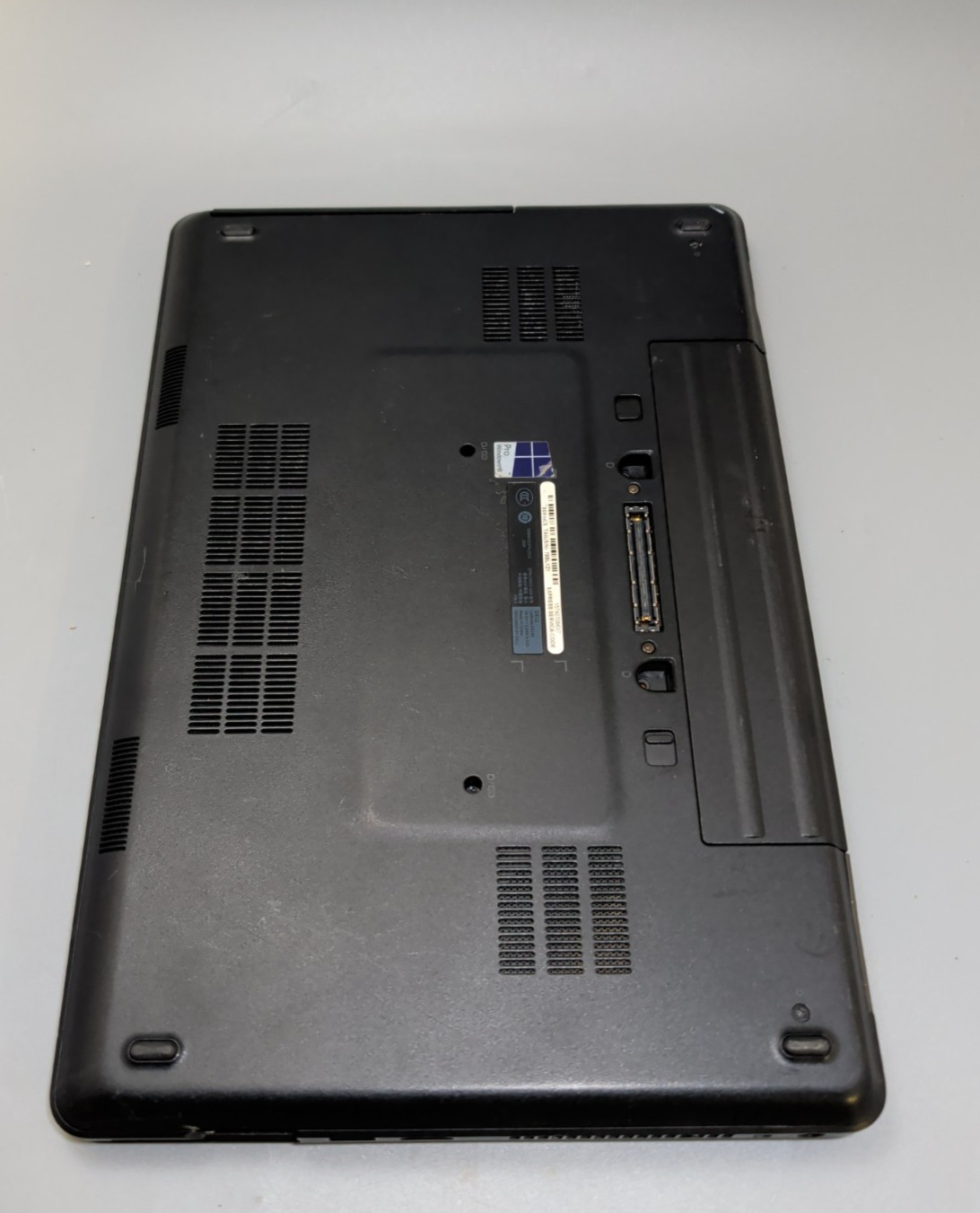 DELL Latitude E5540 15.6″- i5-4300U@1.90GHz/250GB SSD/8GB RAM/Win 11 Pro