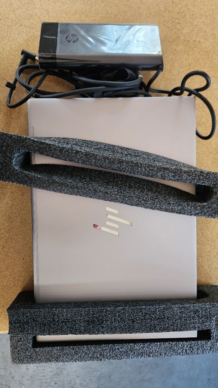 HP ZBOOK 15u G6. 15.6″ FHD LCD i7-8665U 16GB 512GB Radeon WX3200 LTE Cellular