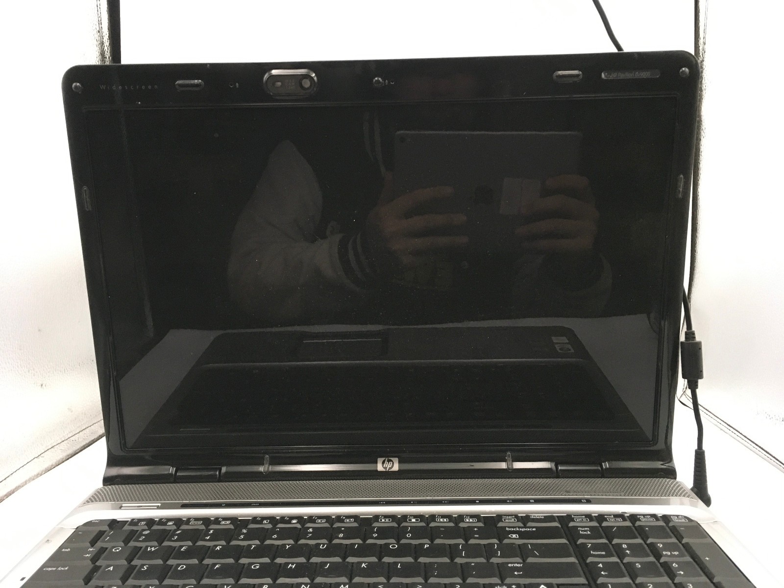 HP PAVILION DV9000 – FOR PARTS/NO BOOT – AMD TURION 64 – 1GB RAM – READ DESC -BB
