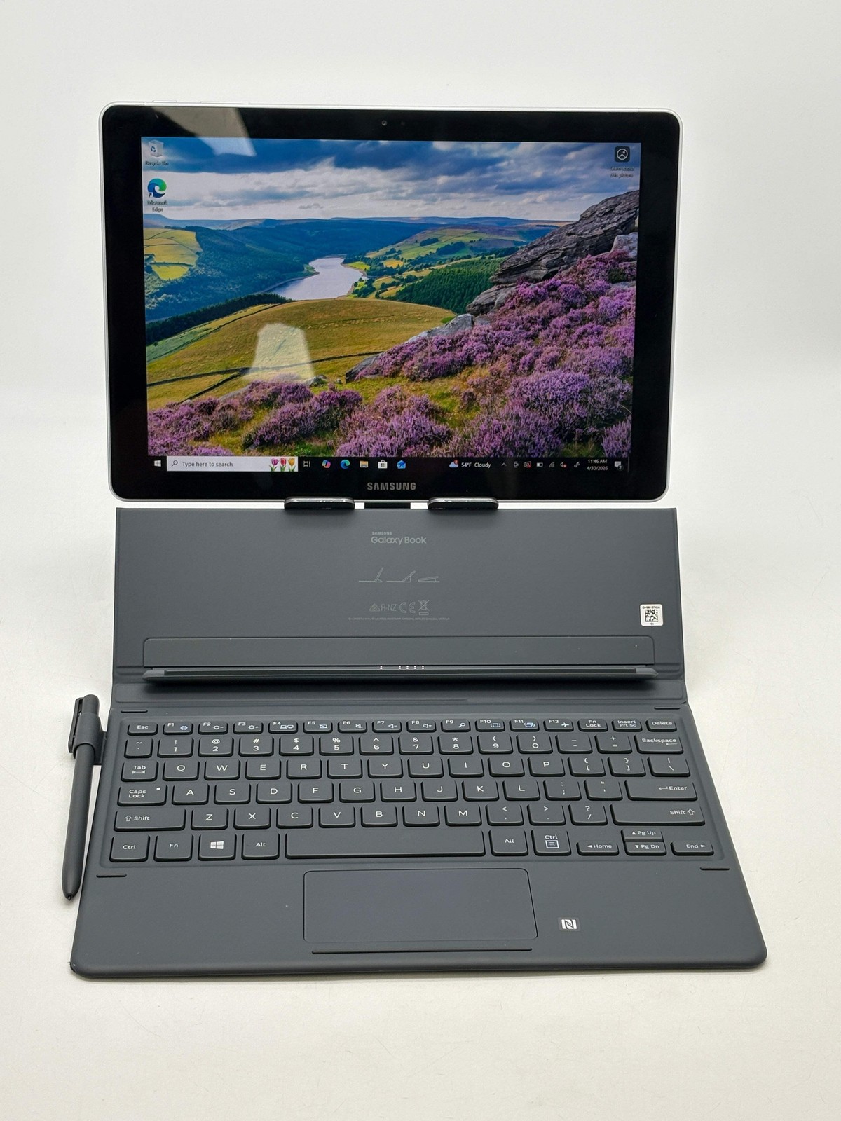 Samsung Galaxy Book 13″ m3-7Y30 4GB RAM 64GB Storage