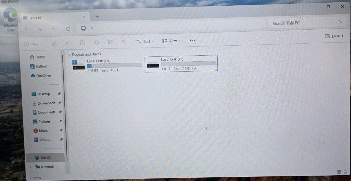 Dell G7 7588 15.6″ i7-8750H 2.2GHz 16GB RAM (512GB SSD+2HDD)GTX 1060 Max-Q