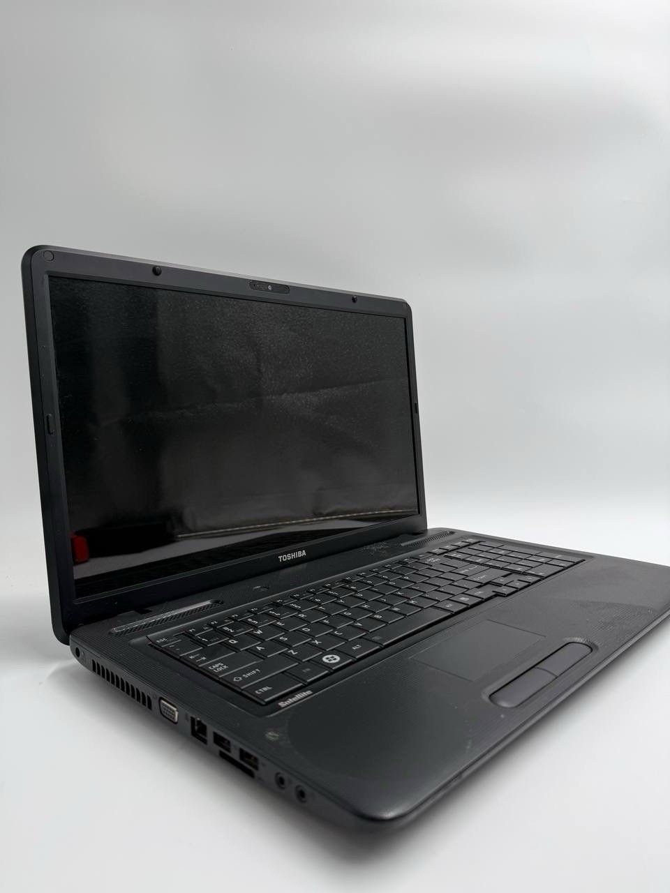 Toshiba Satellite C675-S7308 17.3” Laptop — Parts/Repair — Win 7 COA