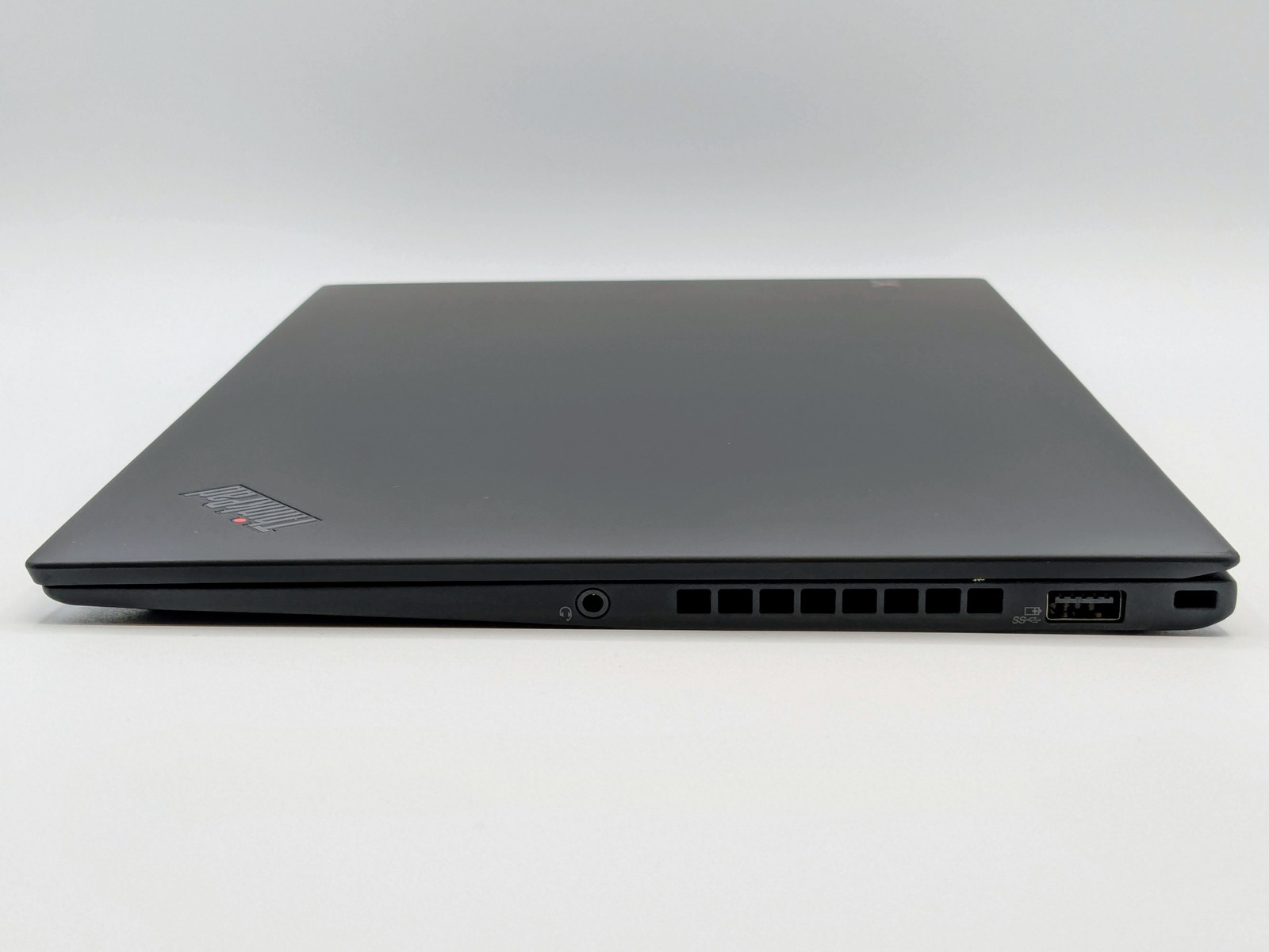 Lenovo ThinkPad X1 Carbon Gen 6 14″ FHD I7-8650U 256GB 16GB W11P Backlit FPR