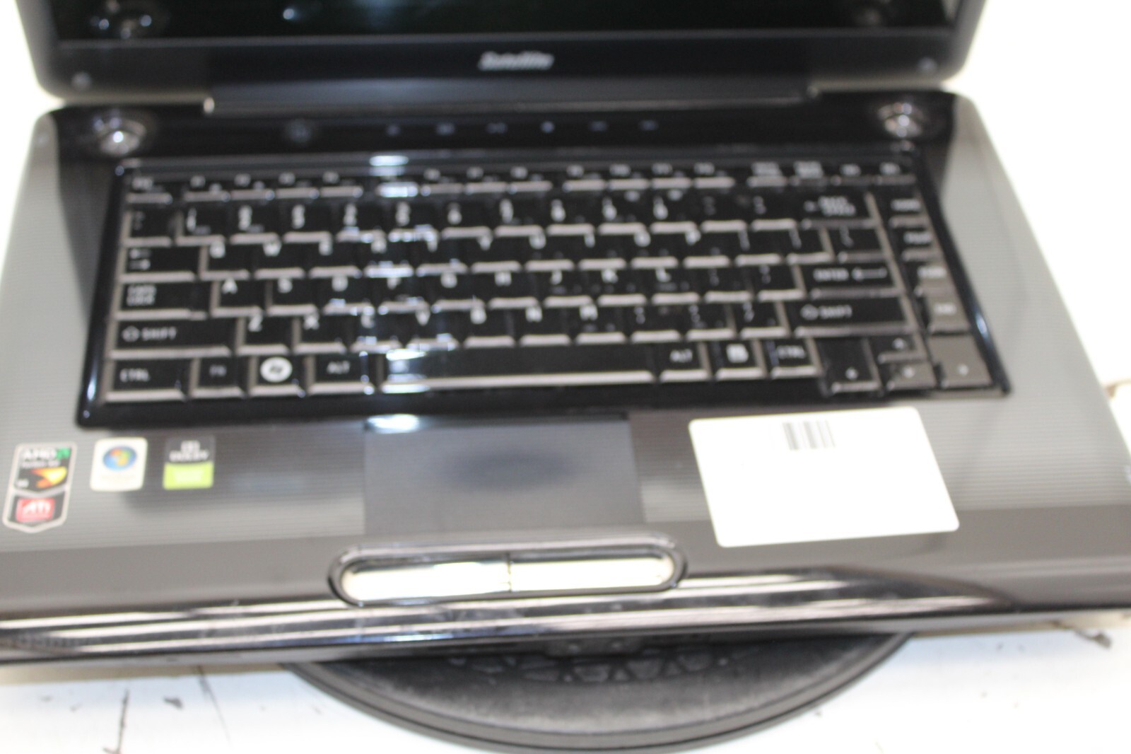 Toshiba Satellite A355D-S6921 Laptop AMD Turion x2 3GB Ram No HDD or Battery