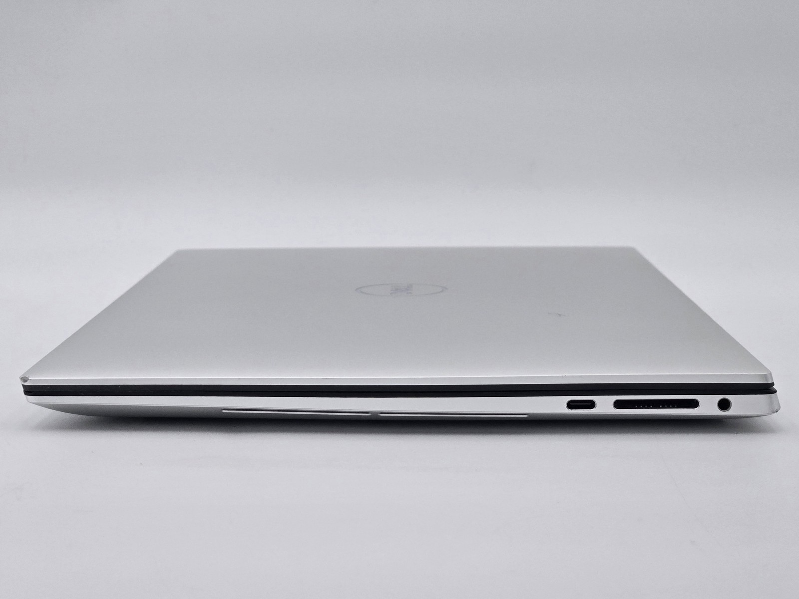 Dell XPS 15 9520 16″ FHD+ I7-12700H 1TB 32GB W11P RTX 3050 Ti Backlit FP Reader