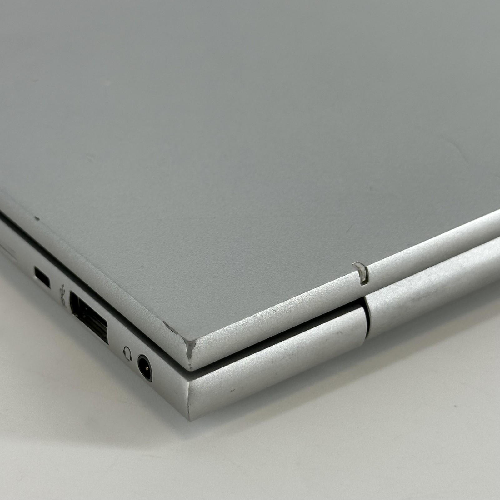 HP Elitebook 845 G9 14 FHD+ 3.2 GHz Ryzen 7 PRO 6850HS 8GB 512GB SSD Very Good