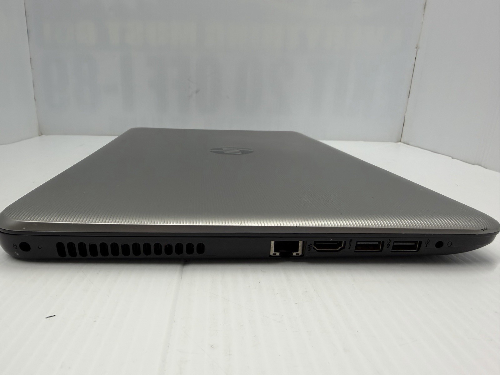 HP 15-BA030NR 932GB 6GB RAM 1007MB AMD Radeon R5 Graphics A8-7410 APU @ 2.20GHz