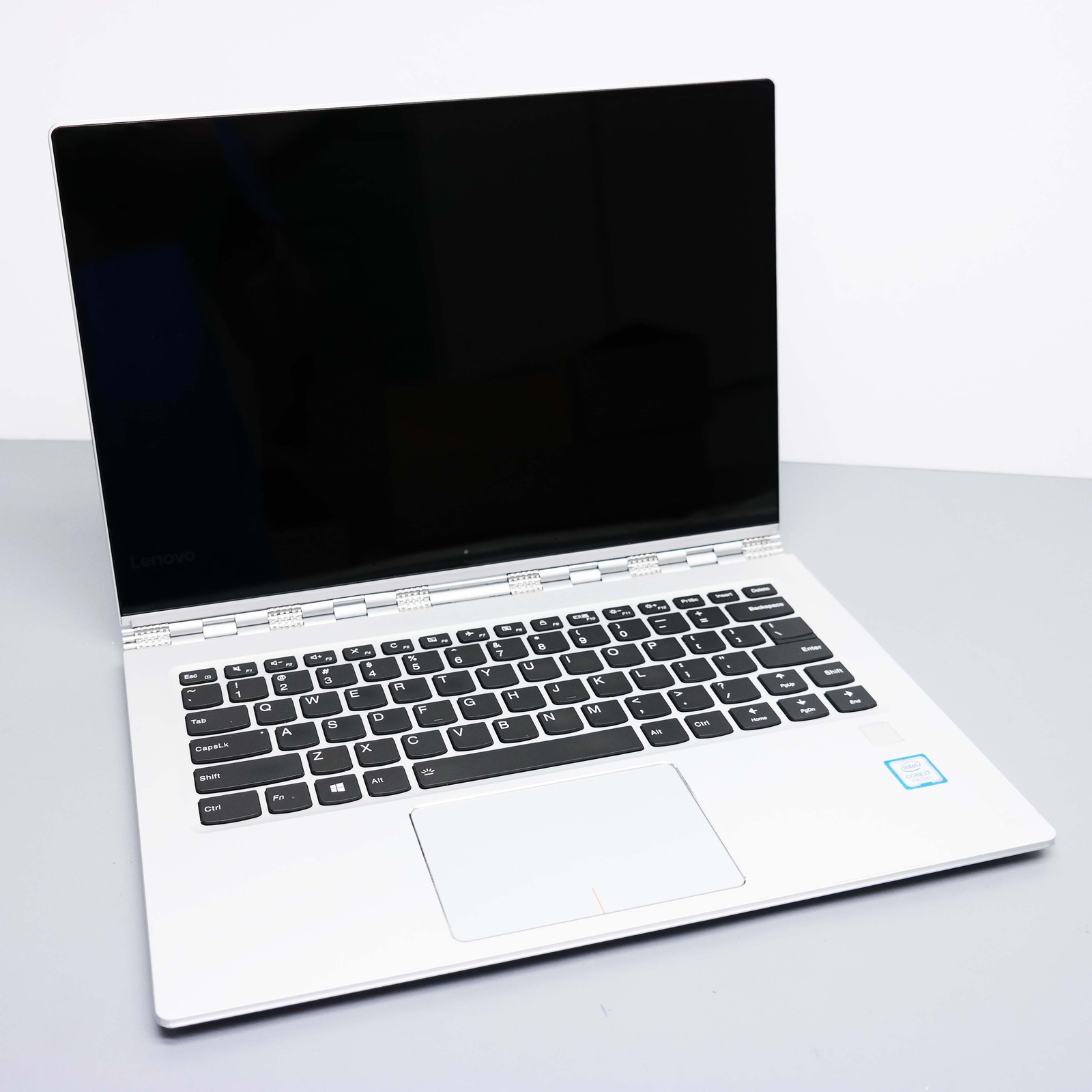 Lenovo Yoga 910-13IKB 13.3″ Core i7-7500U 8GB 256GB SSD