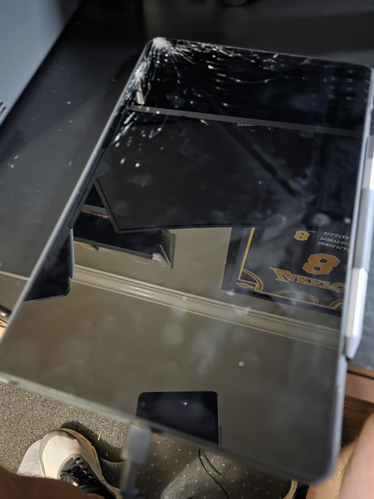 Lenovo Tablet P11 – Storm Grey Shattered Screen Corner…still Works With Pen