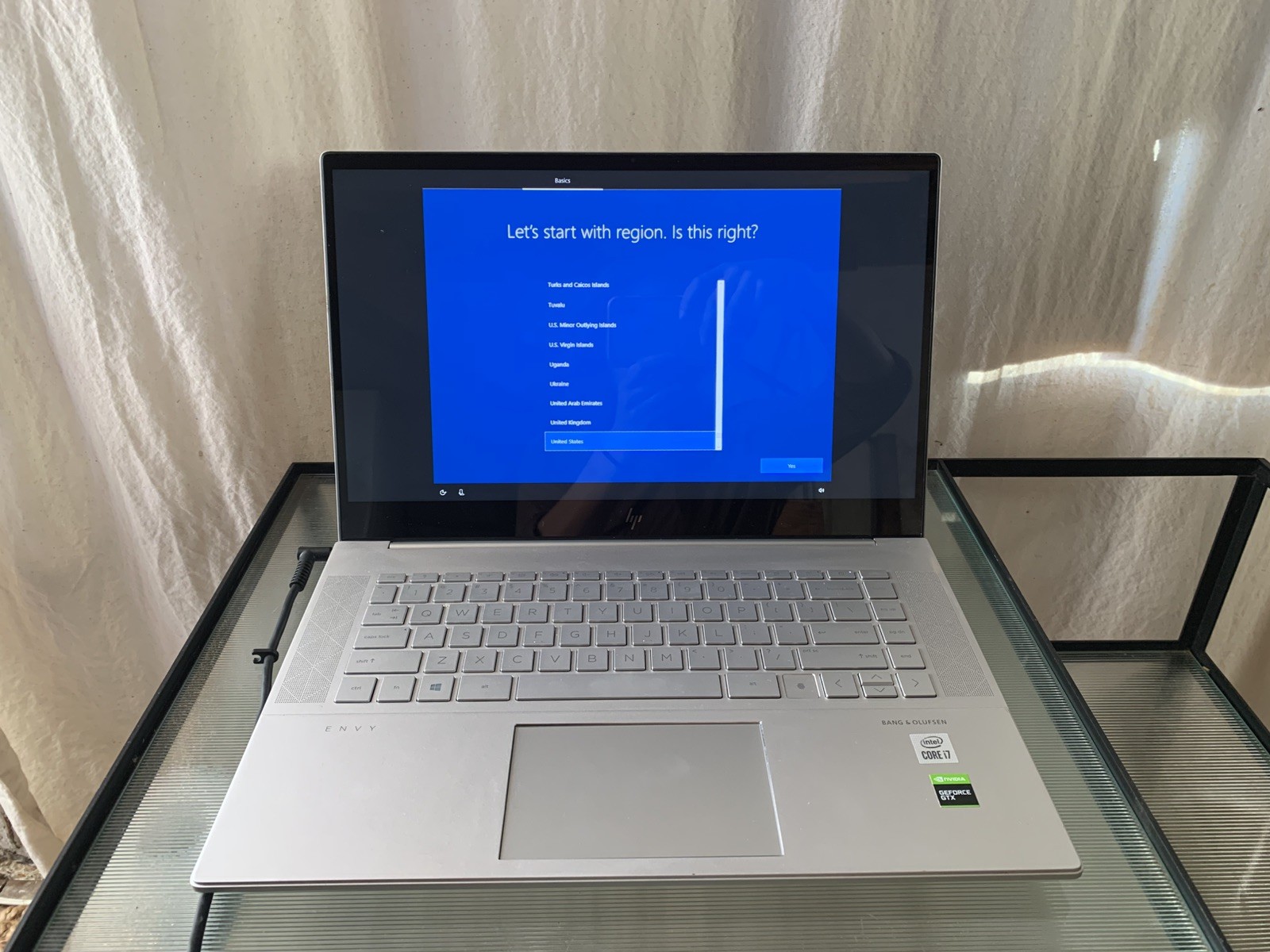 HP Envy 15.6 Laptop Full Touch HD i7-10750H 16GB 256GB SSD GTX1650Ti