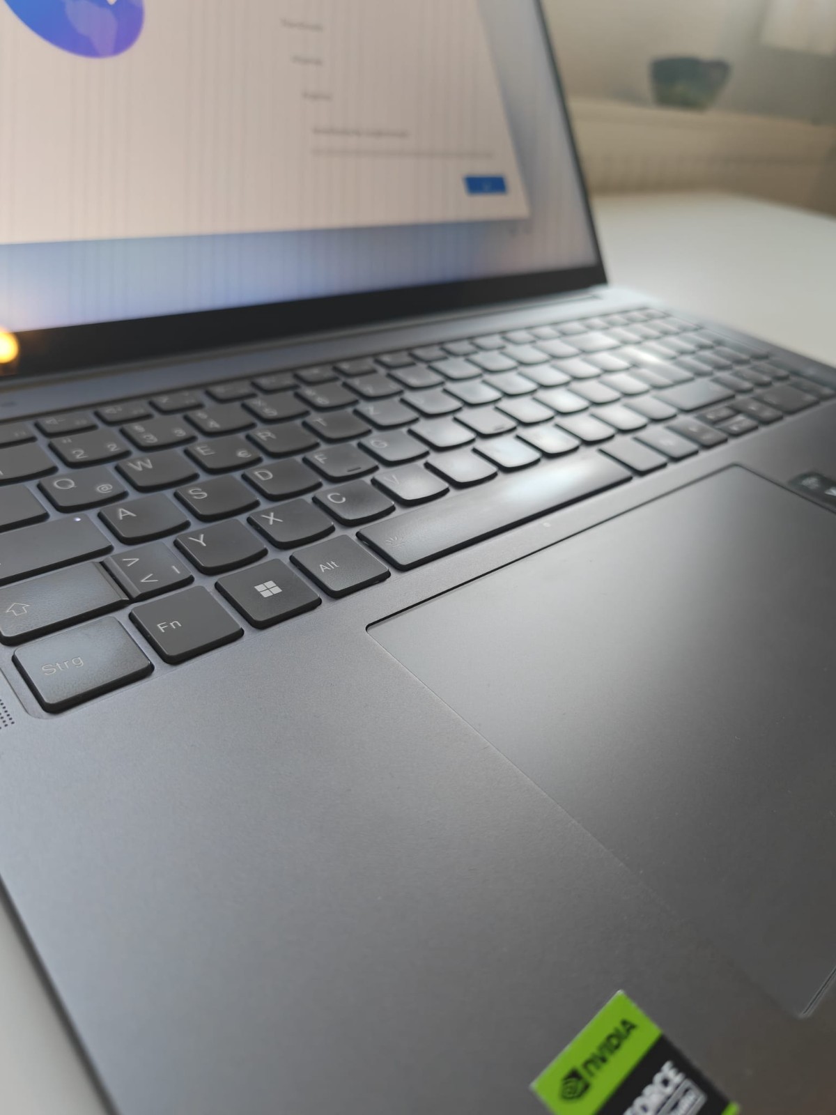 Lenovo Yoga Pro 9i 16″ | Ultra 9 185H | RTX 4070 8GB | 64GB RAM | 5TB SSD