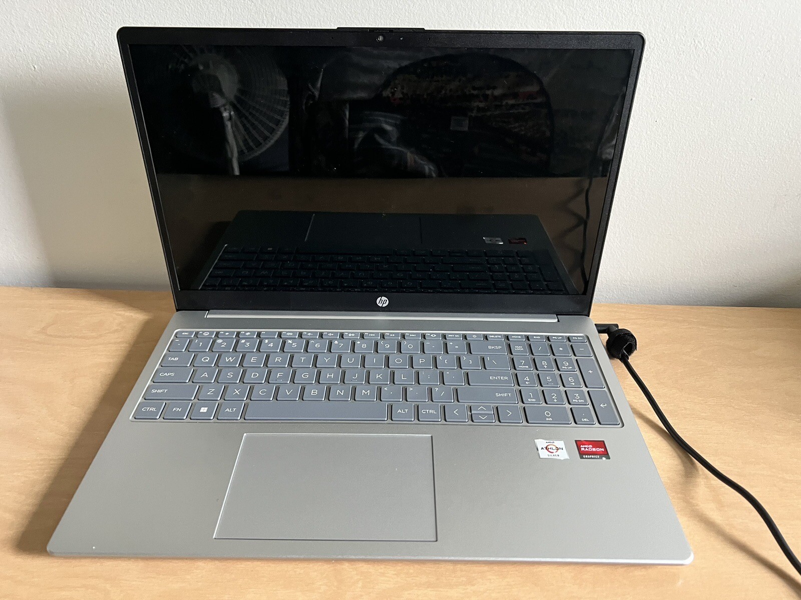 HP Laptop 15z-fc000, 15.6″
