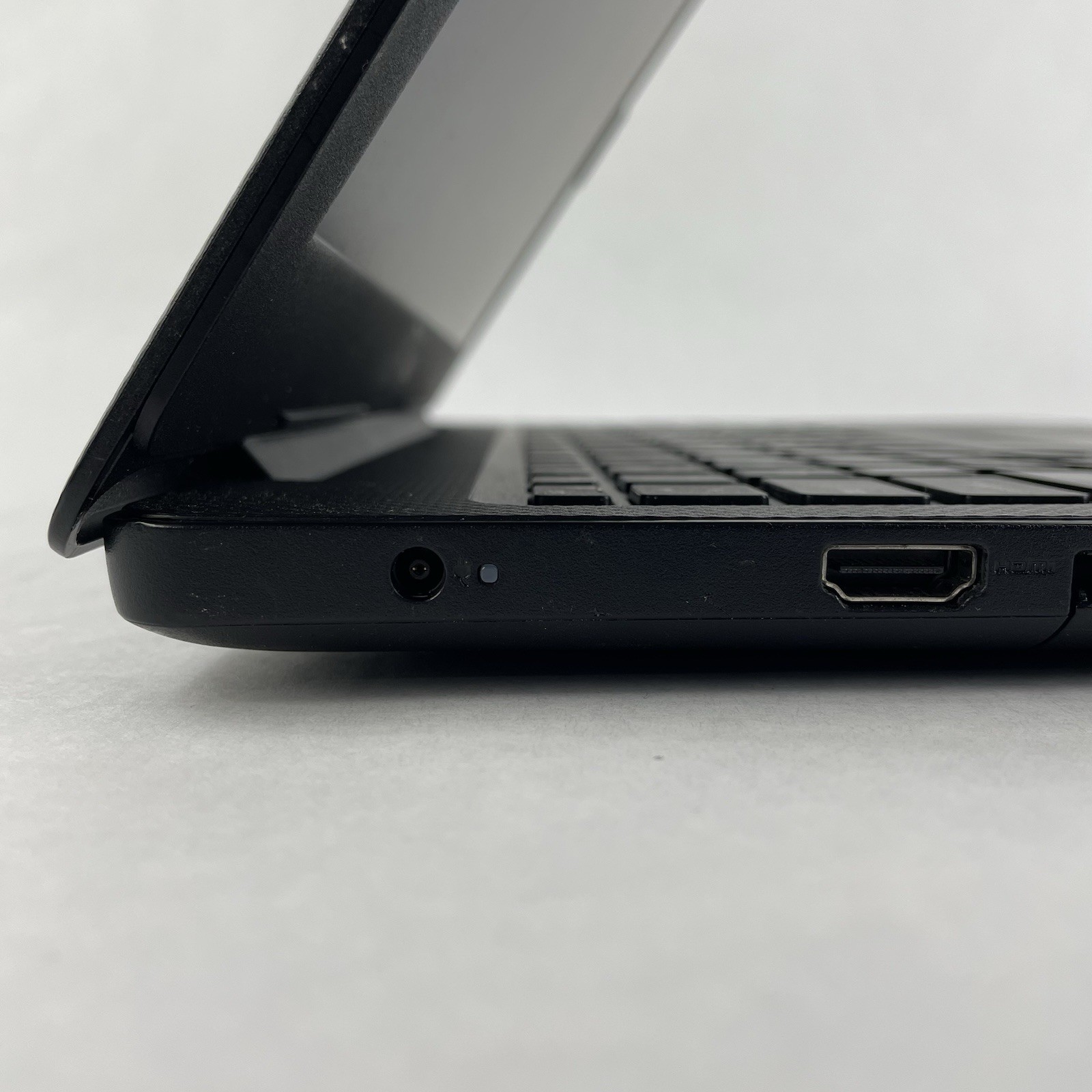Dell Vostro 3590 15.6″ i7-10510U 4.30 GHz 8 GB RAM No SSD No OS No AC