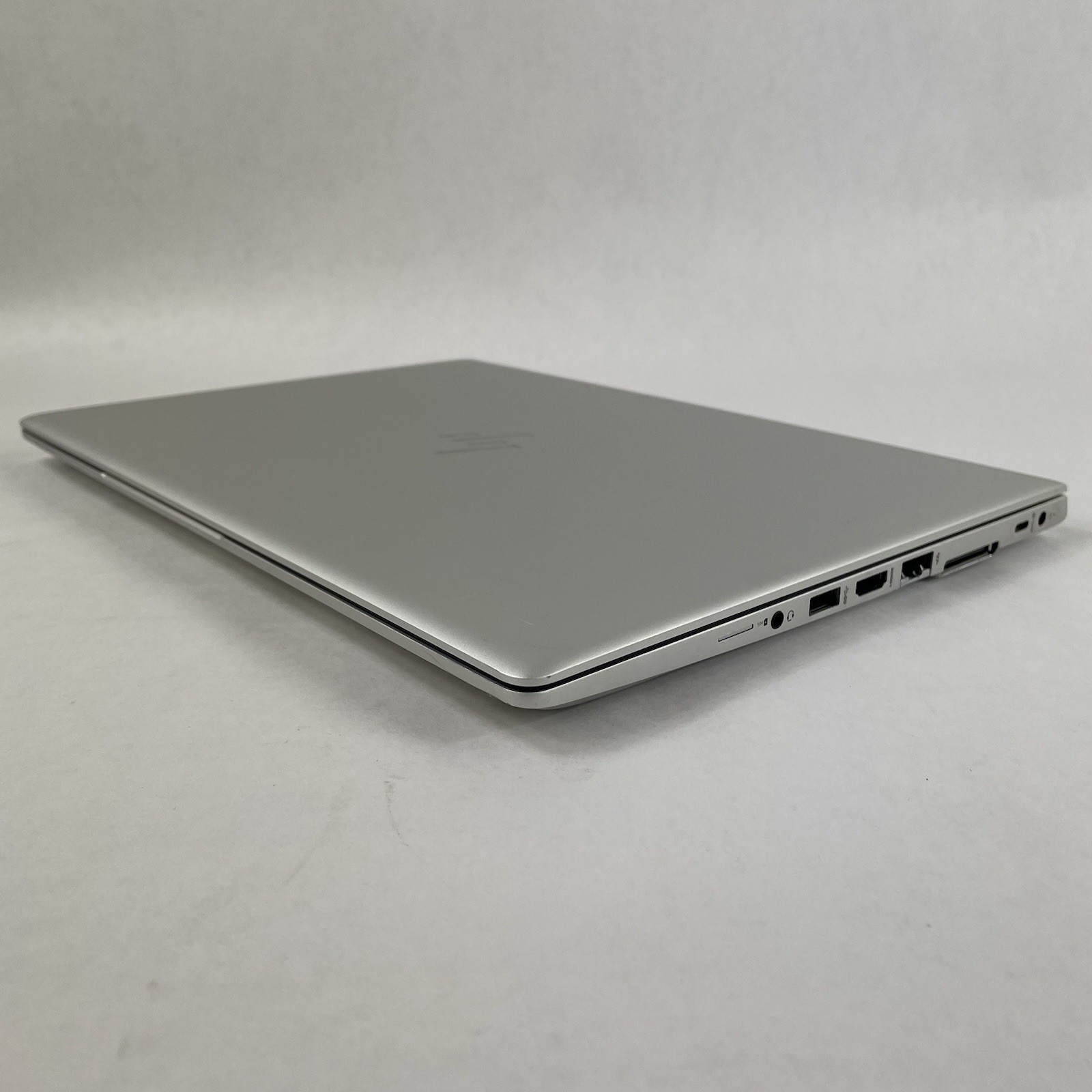 HP mt45 14″ Ryzen 3 Pro 3300U 2.10 GHz 8 GB RAM No SSD/OS/AC – Tilted Key