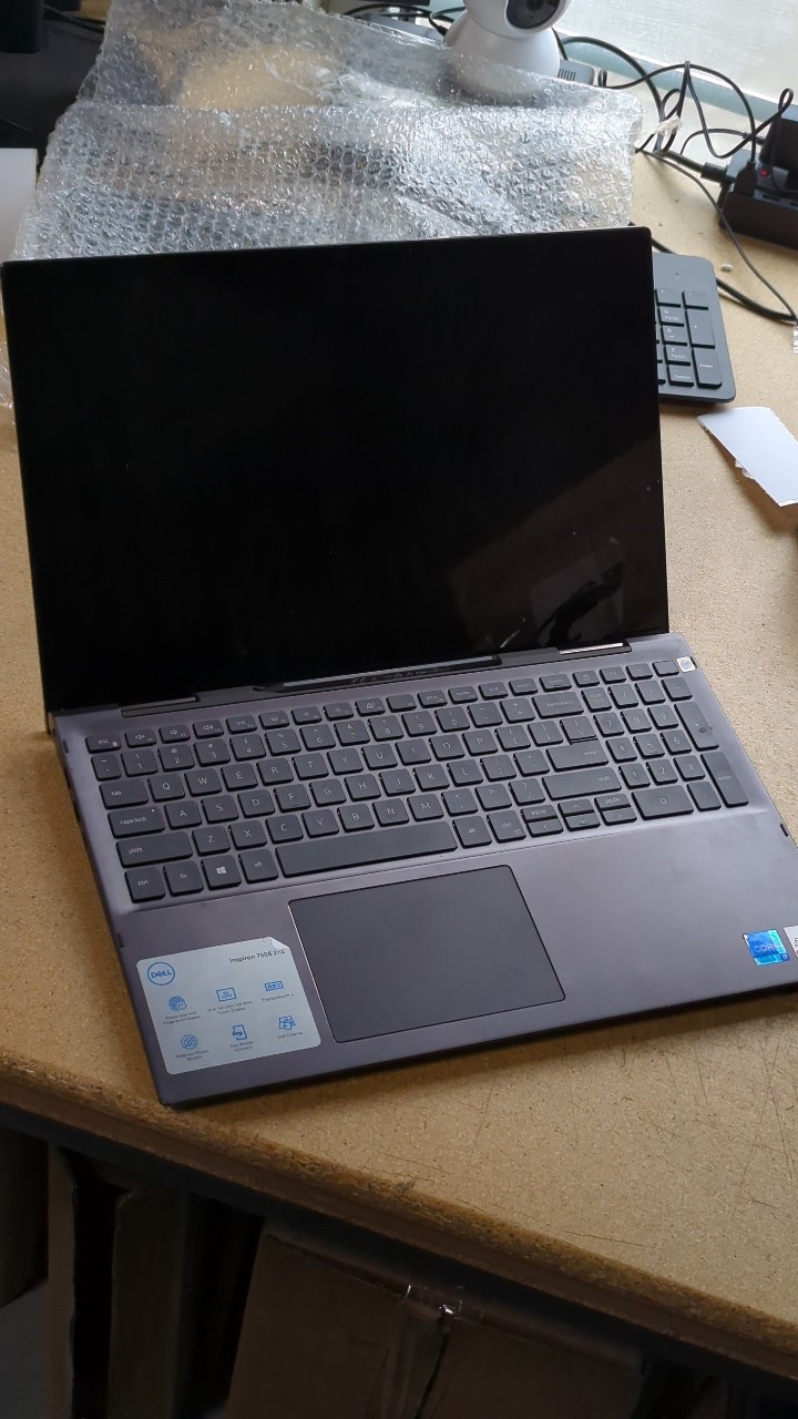 Dell Inspiron 15 7506 15.6″ (1TB, Intel Core i7 11th Gen., 4.70 GHz, 16 GB)