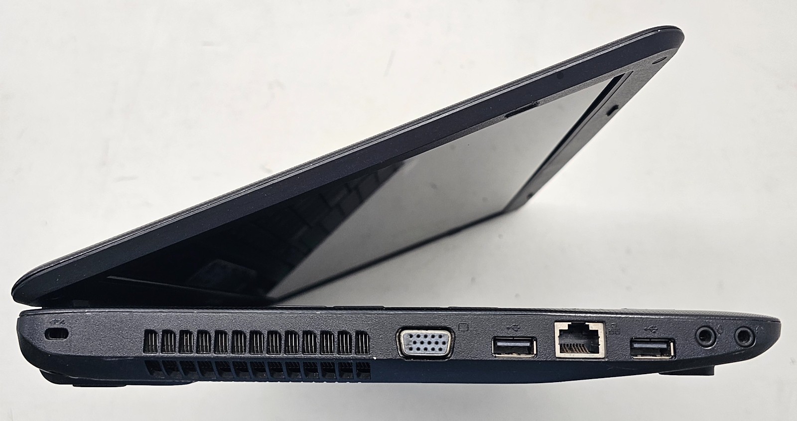 Toshiba Satellite C655-S5049 Laptop Intel Celeron 900 2GB Ram NO HD/OS (FL)