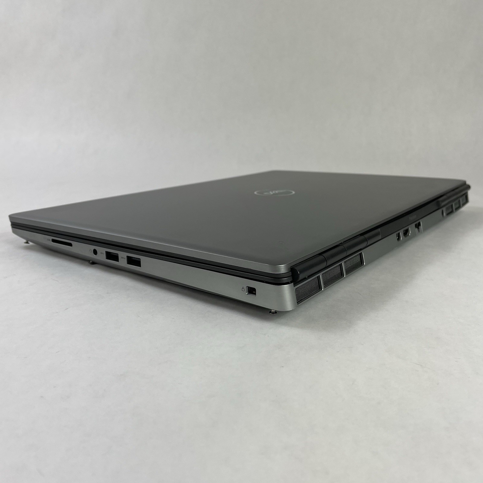 Dell Precision 7750 17.3″ i7-10850H 2.70 GHz 32 GB RAM RTX3000 No SSD No OS READ