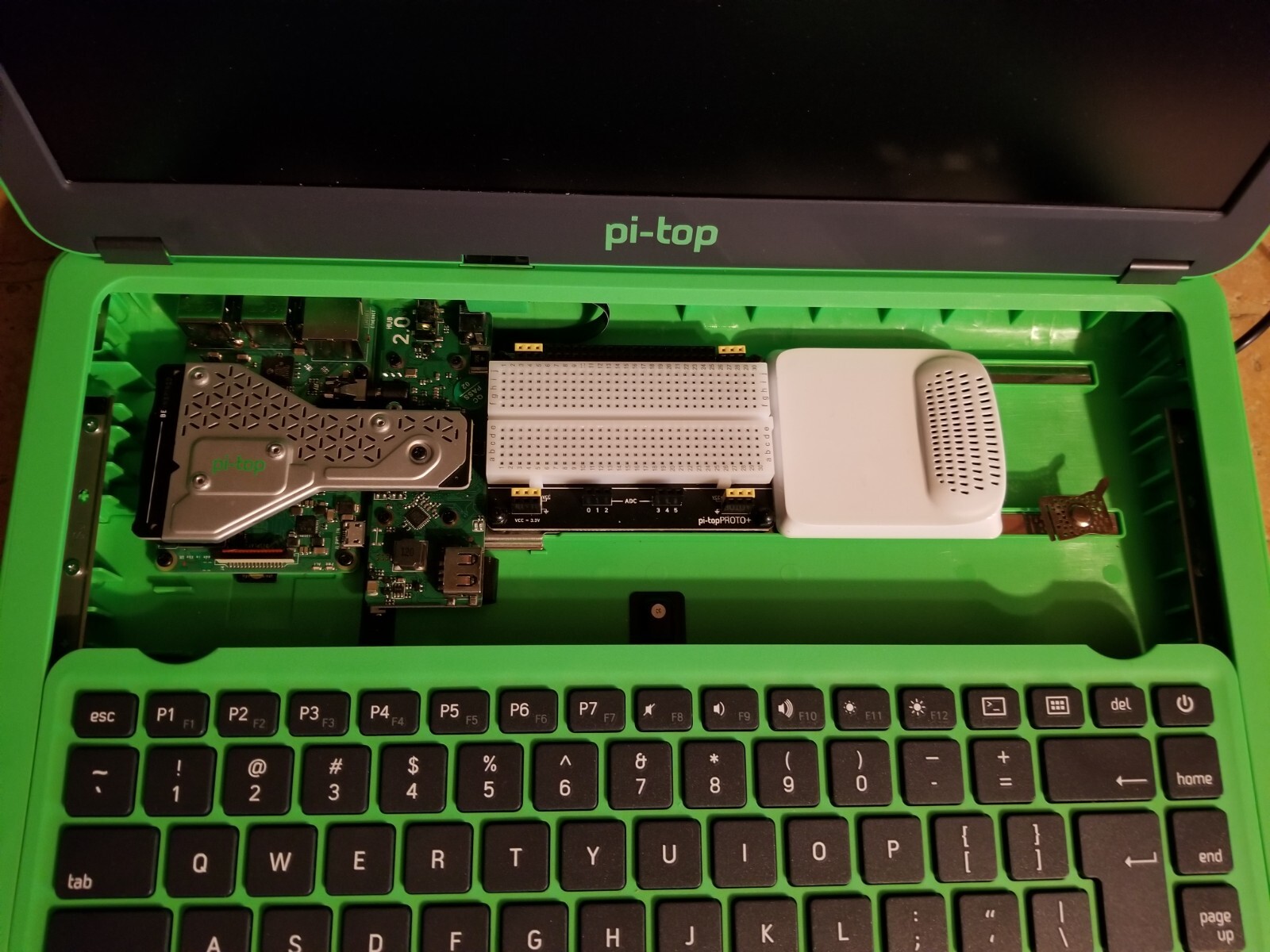 Pi-top Modular Laptop & Inventor Kit Raspberry Pi 3B+ Accessories Orig Box EUC