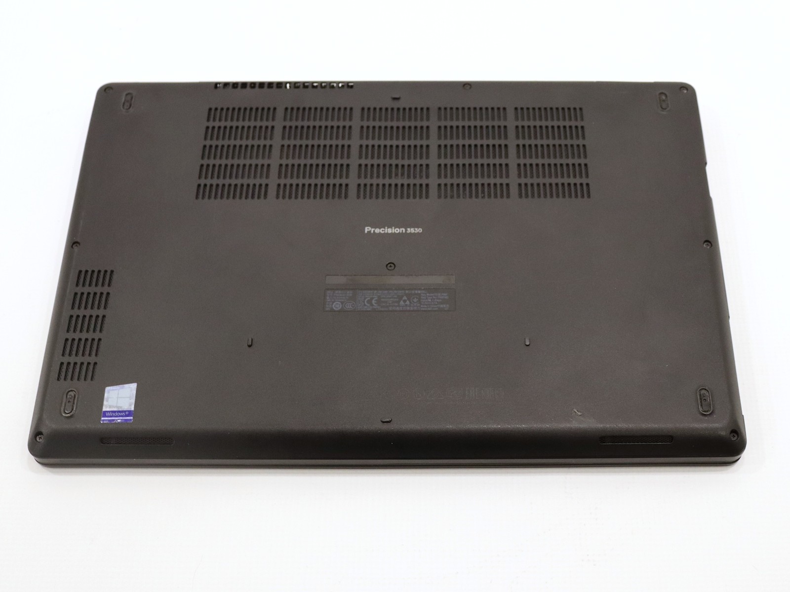Dell Precision 3530 15.6″ Intel Xeon E-2176M 16GB 256GB NVMe Windows 11 Pro