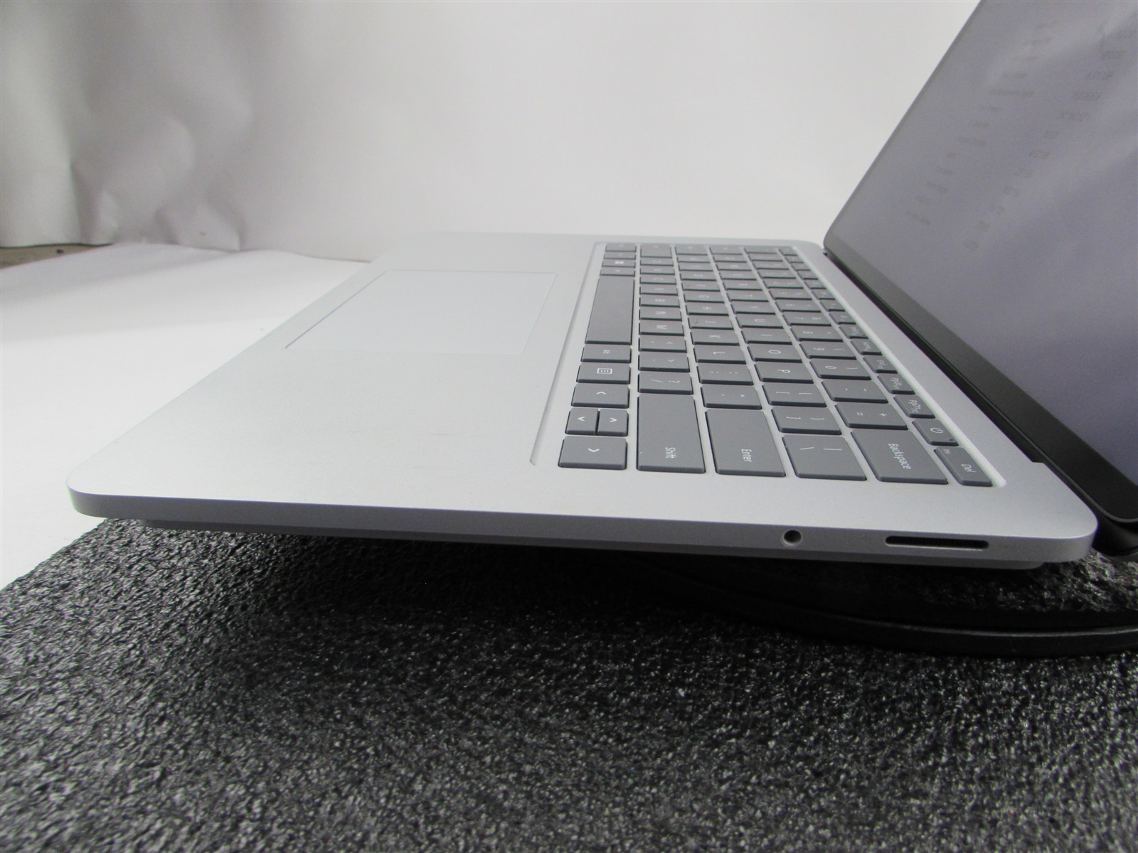 Microsoft Surface Laptop Studio 1964 i7-11370H 1TB SSD 32GB RTX A2000 *No A/C*