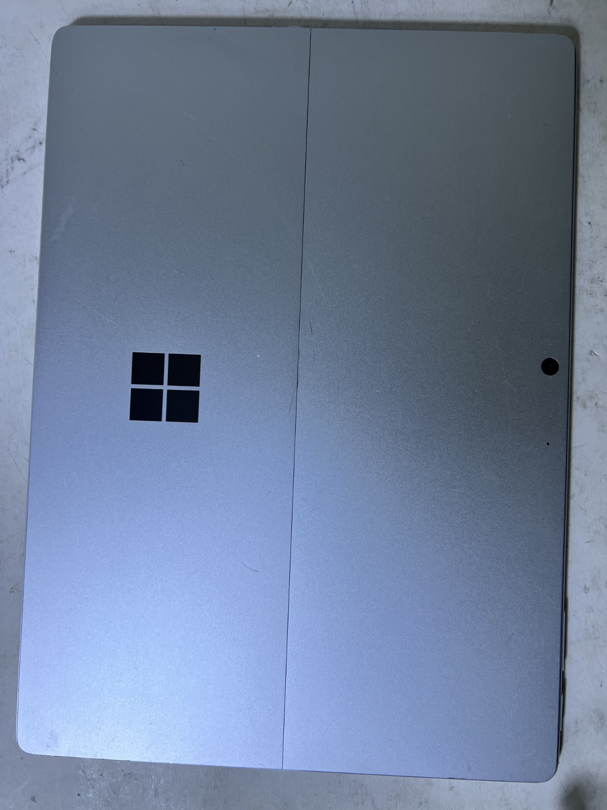 Microsoft Surface Pro 9 13″ i5-1235U 8GB RAM 2038 As-Is No Screen – No SSD READ!