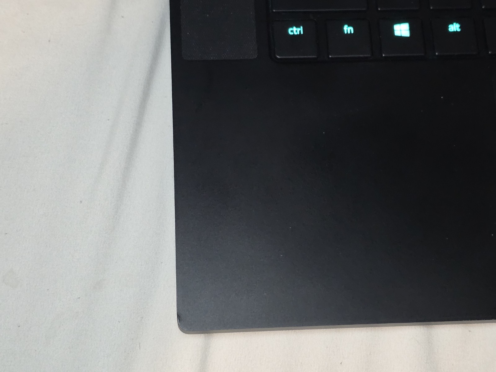 Razer Blade 15.6 FHD 300HZ I7-10875H 1TB SSD 64GB RAM 2080 Super – RZ09-03305E43