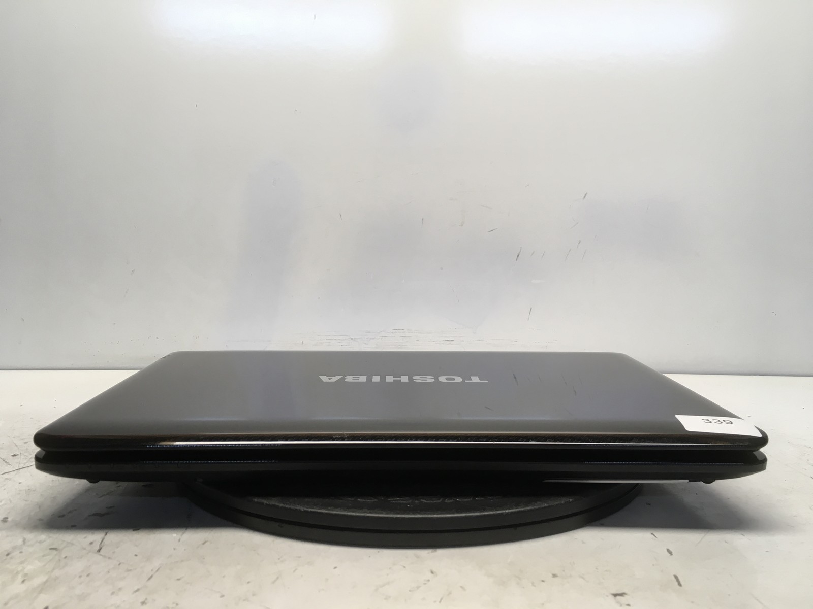 Toshiba Satellite L655D-S5055 AMD V120 2.2GHz 3 GB NO HDD NO BATT
