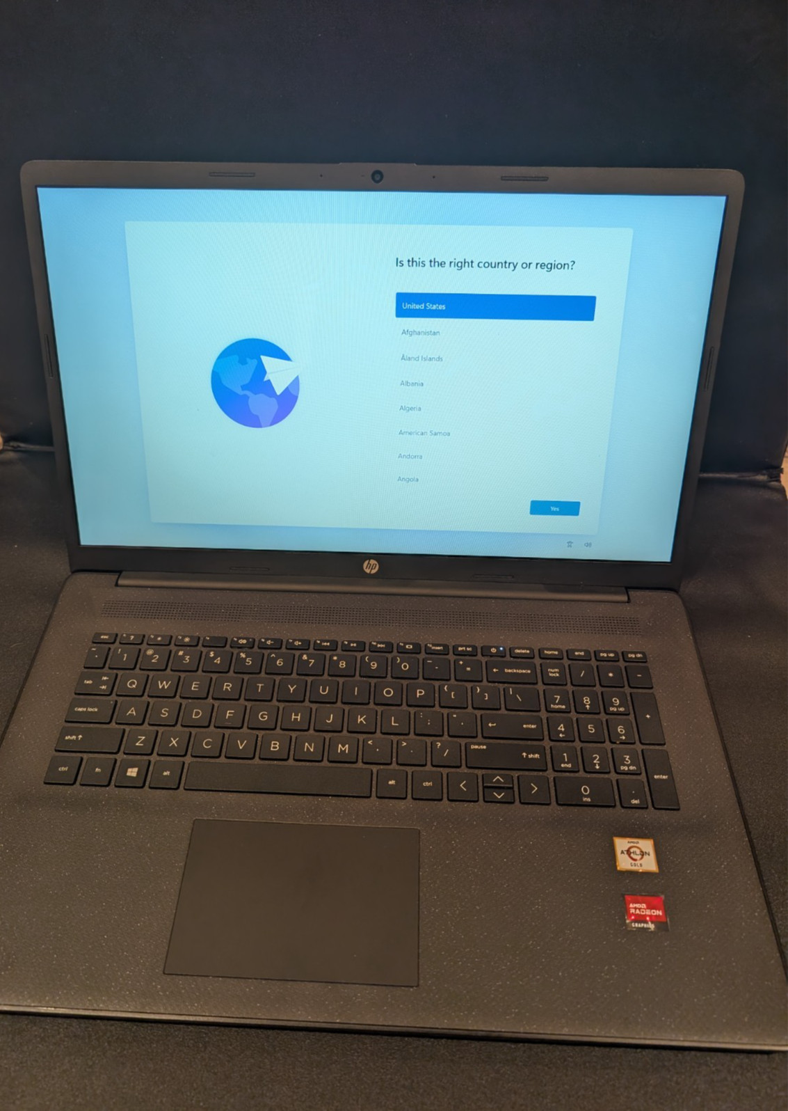 HP 17z-cp200 17.3″ HD+ AMD Athlon Gold 3150U 32GB RAM 1TB SSD W11H Black