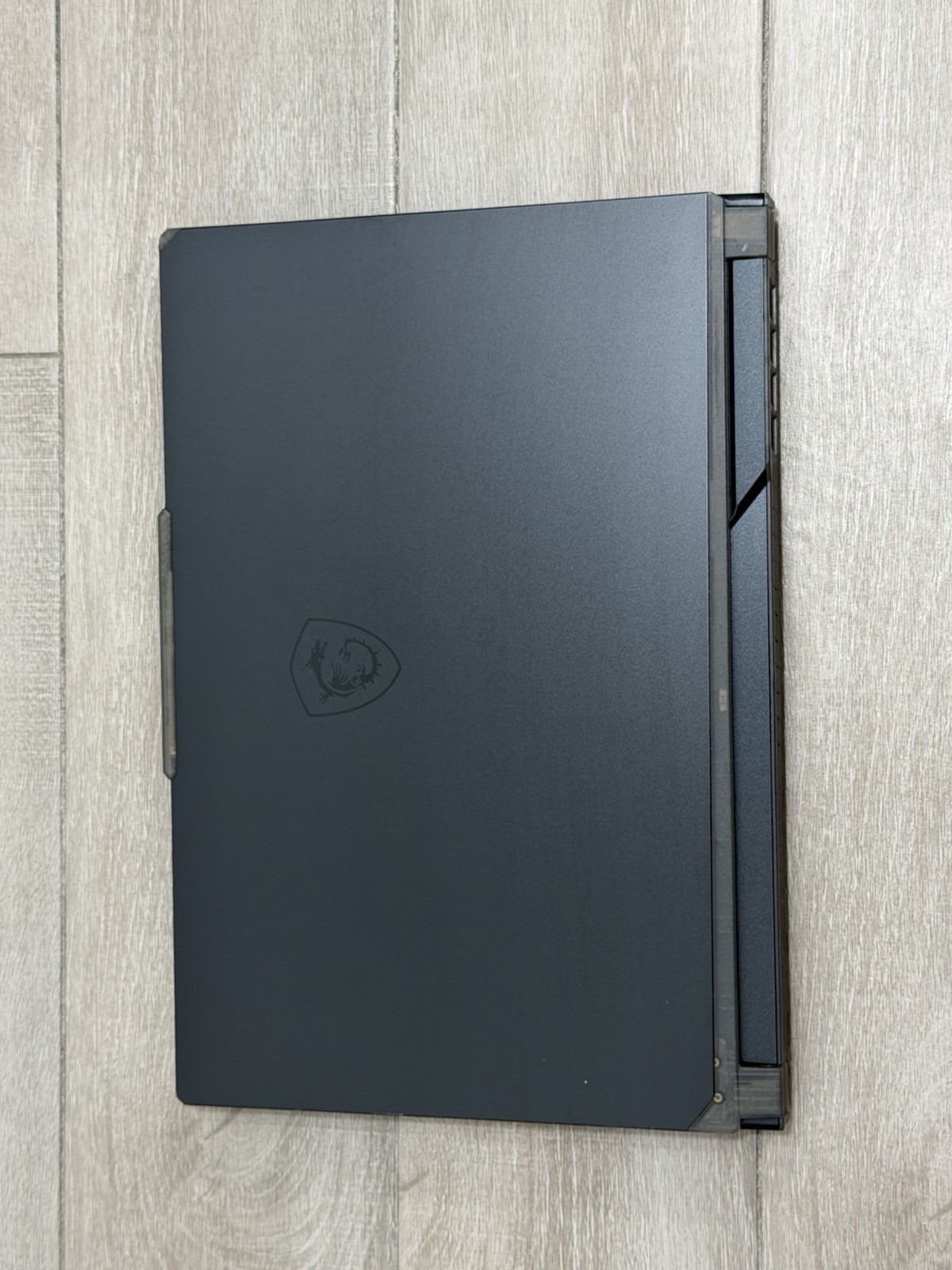 CYBORG 15 A13V 15.6″ Core i7-13620H GeForce RTX 4050 512GB NVMe 8GB RAM Win-11