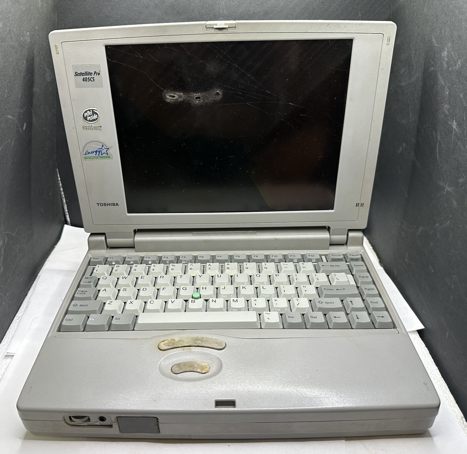 VINTAGE TOSHIBA SATELLITE PRO 405CS LAPTOP STRICTLY AS IS FOR PARTS/REPAIR!