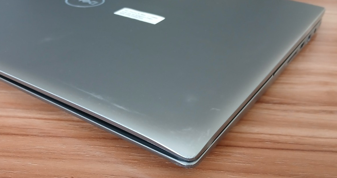 DELL VOSTRO 5620 i7-1260p 16″ FHD 16/512***READ