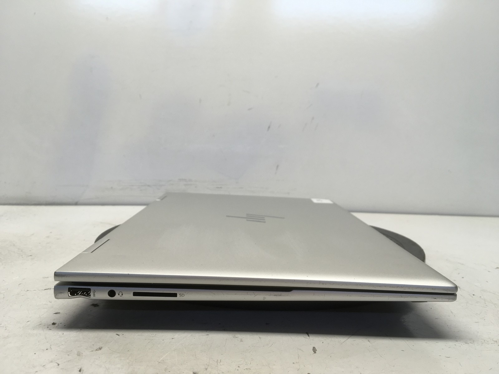 HP Envy 15-EW0013DX X360 Intel i5-1235U 1.3GHz 4 GB NO HDD No Batt