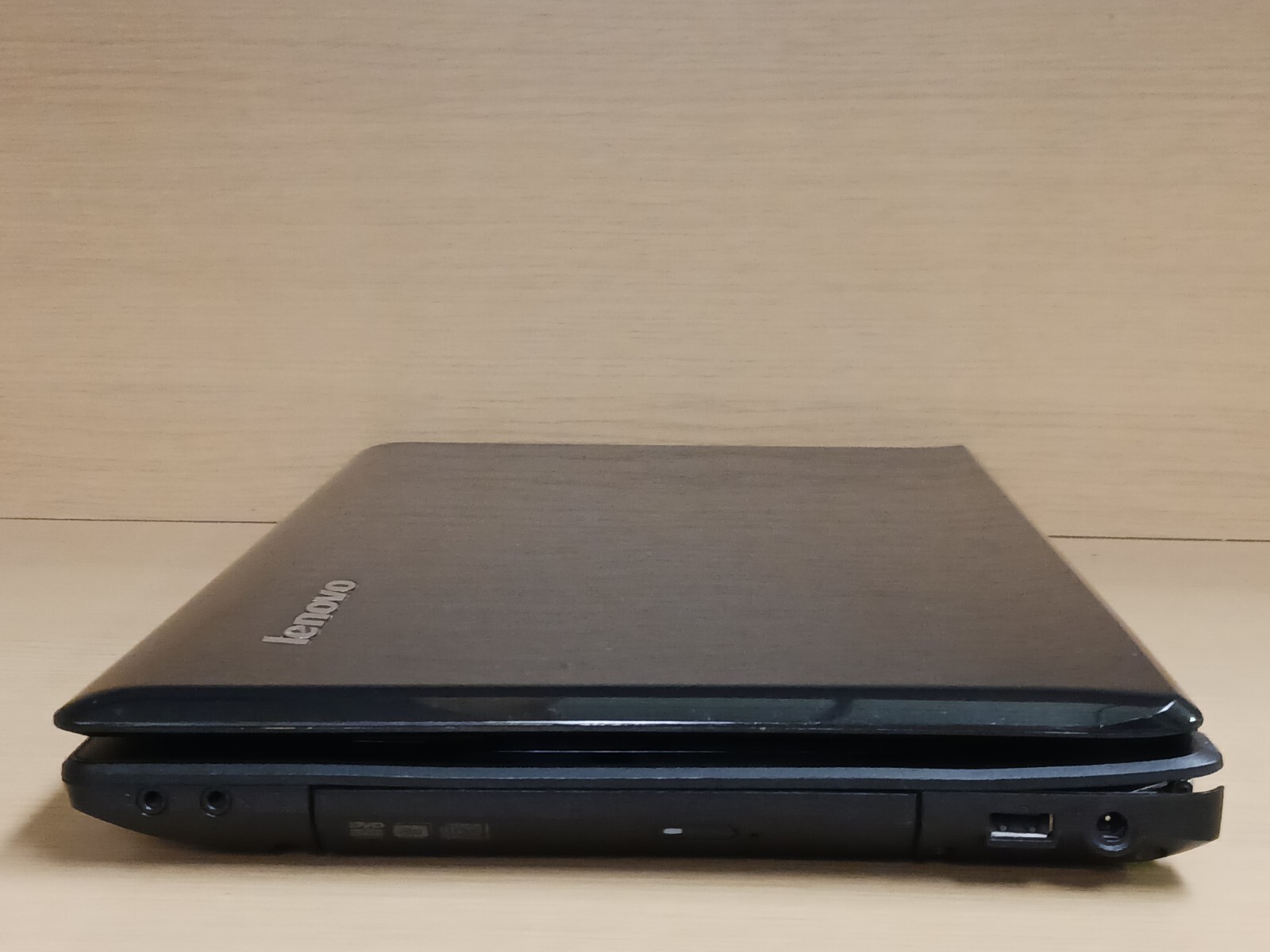 Lenovo G570 Laptop Intel Core i3 Windows 7 *Has Hinge Issue* Left Hinge Cover Mi