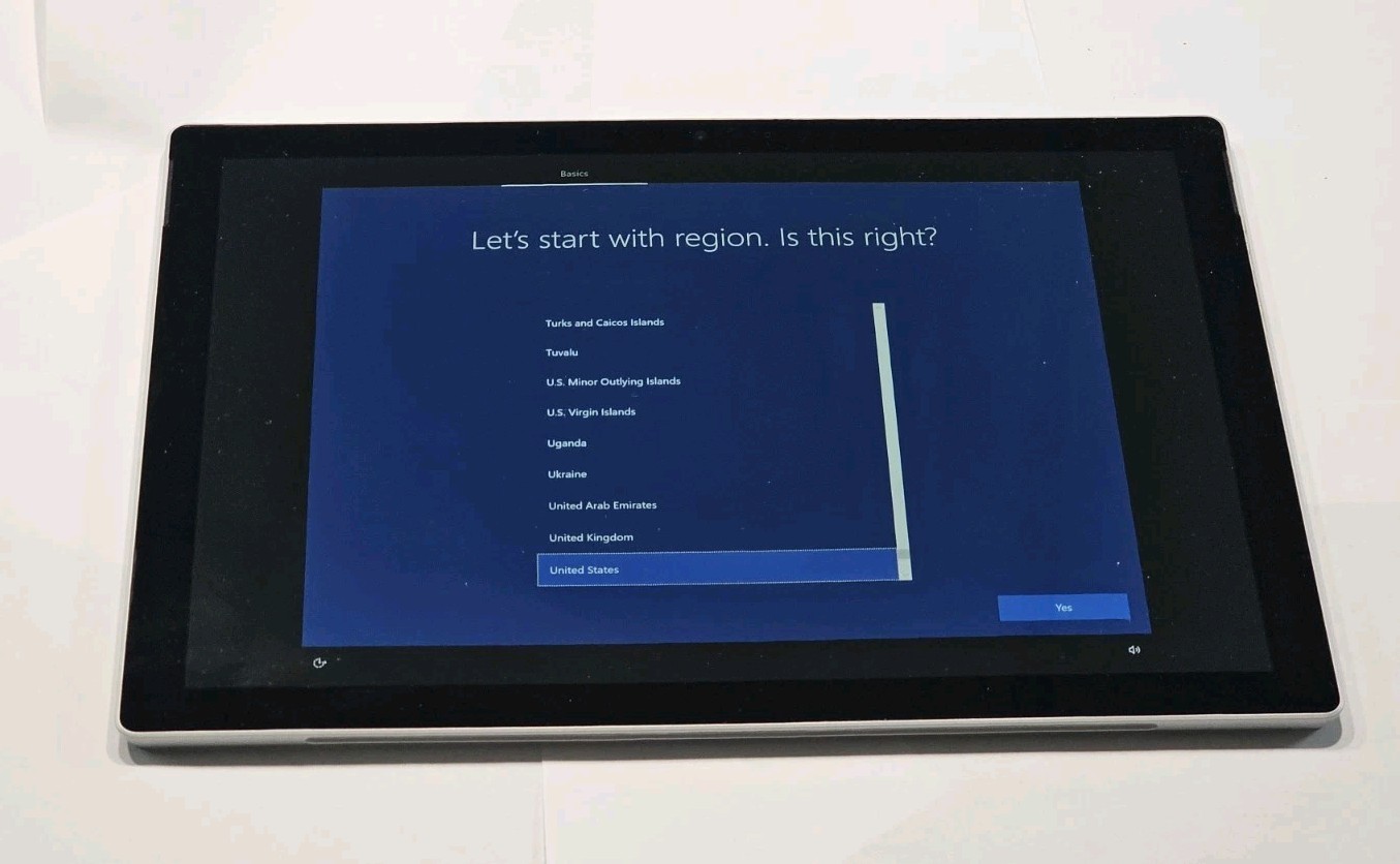 Microsoft Surface Pro 5 1796 12.3″ Core m3-7Y30 4GB RAM 128GB SSD