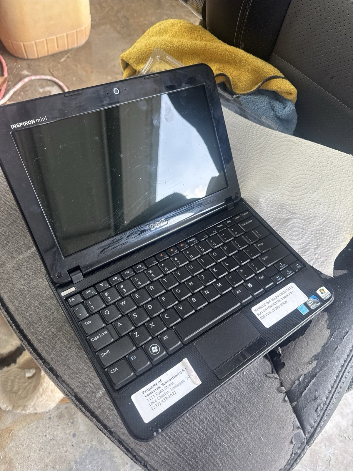 Dell Laptop Inspiron Mini I5 Windows 7, Comes with charger, only for parts