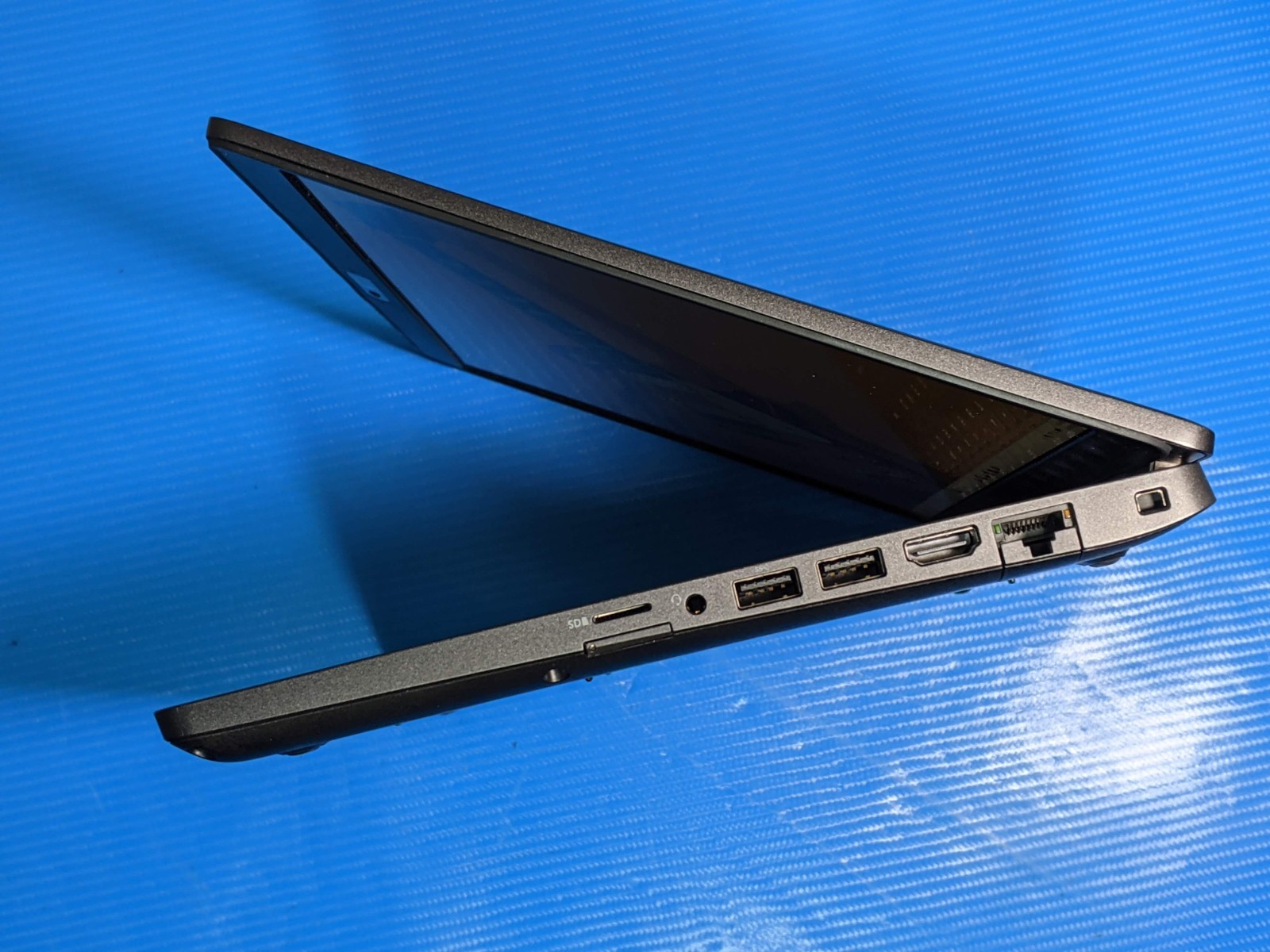 Dell Latitude 5400 14″ FHD Intel i7-8th Gen 1.9GHz 8GB 512GB Windows 11 Pro +PA
