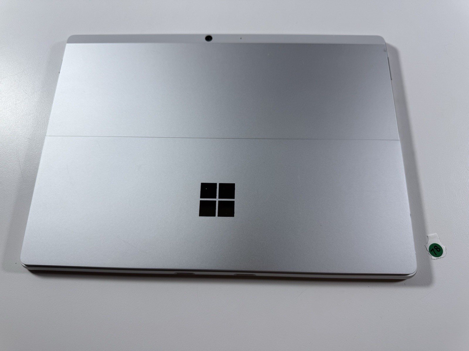 Microsoft Surface Pro 8 (1982) i5-1145G7 – 16GB RAM – 256GB 120Hz – Win 11 Pro
