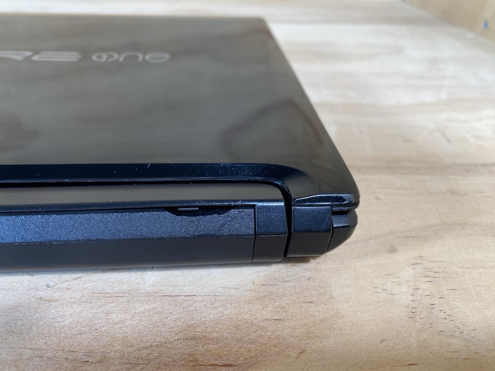 ACER Aspire One – D255E – 500GB HDD – 1GB RAM – SD – Win 7 Starter/bad batt