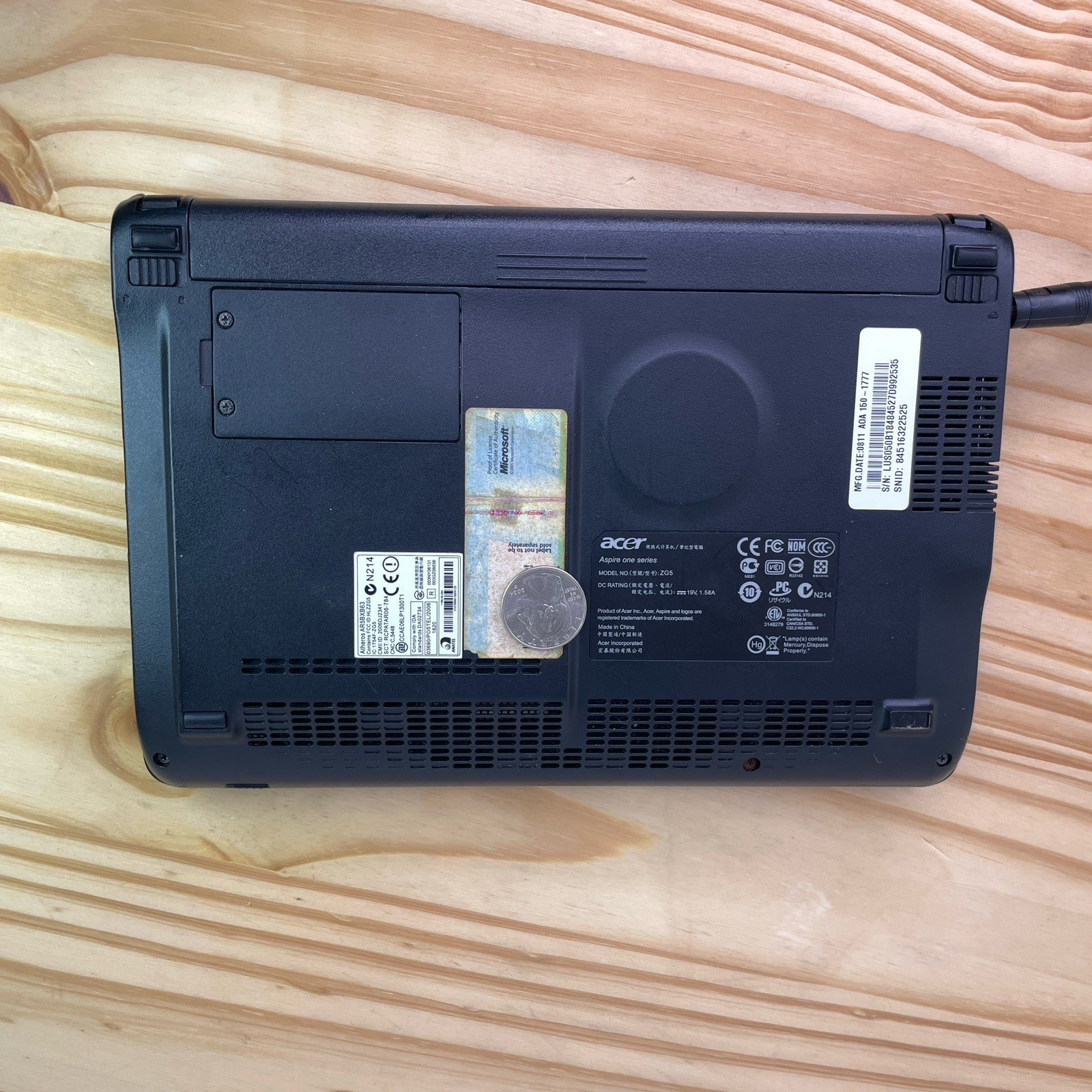 Acer Aspire One ZG5 Netbook 9” Intel Atom 1.6GHz 1GB Windows XP -No Charger