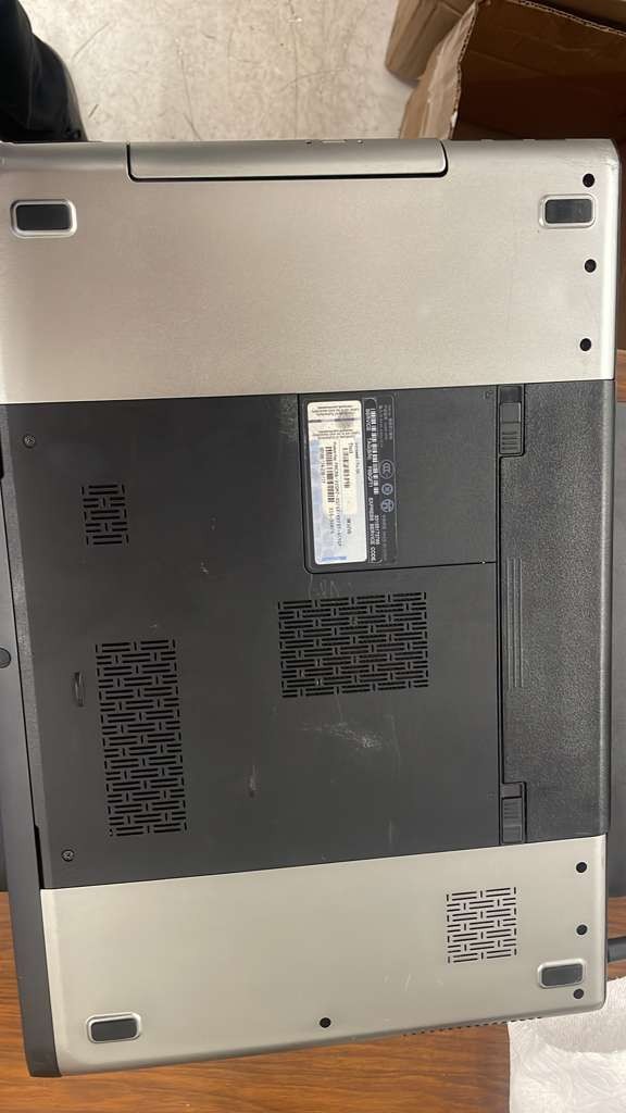 Dell Vostro 3750 17.3″ Intel Core i5-2450M 2.50GHz 8GB RAM NO HDD Boots to Bios
