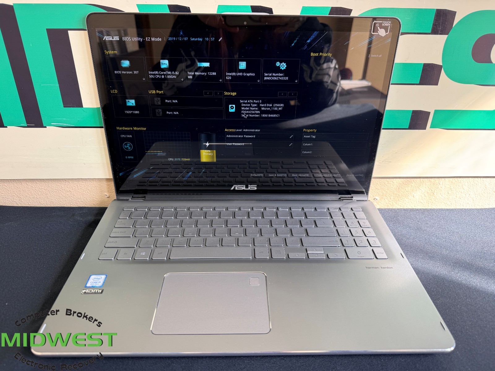 ASUS Q505U i5-8250U 1.8GHz 12GB 256GB SSD