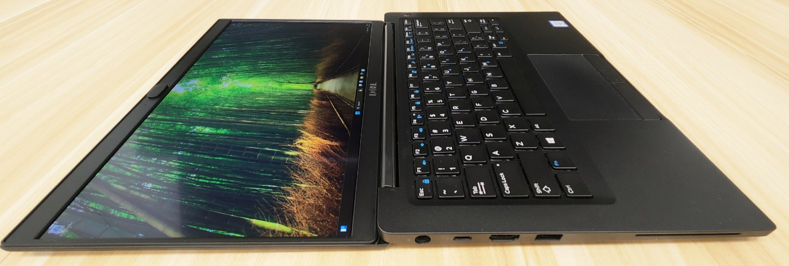 Dell Latitude 7390 13.3″ Touch, 500GB M.2, Intel i7 8th Gen 4.2 GHz, 16GB DDR4