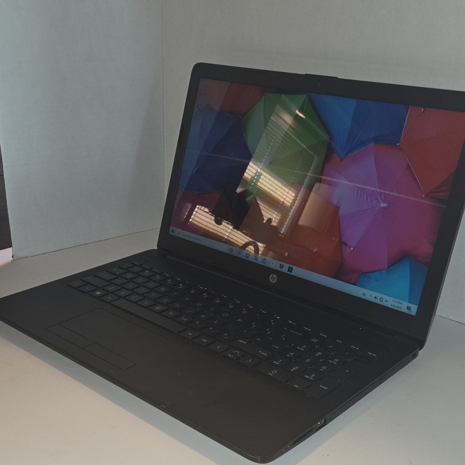 HP DB0011DX 15.6in Laptop AMD A6 4GB RAM 1TB HDD Windows 10 CHARGER INCLUDED